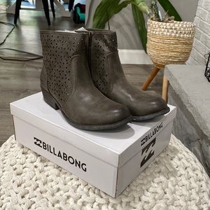 Billabong NWT boots